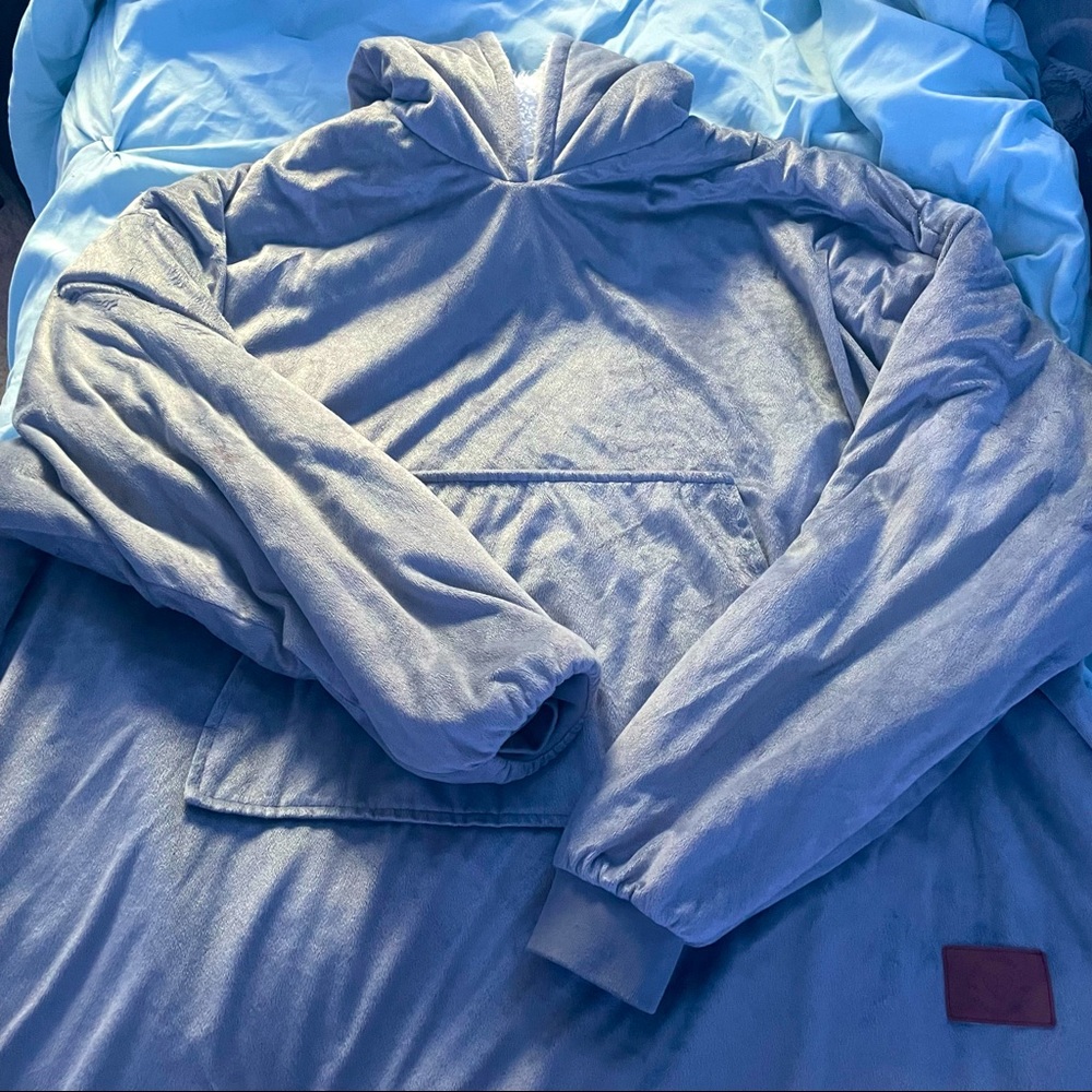 comfy hoodie/blanket